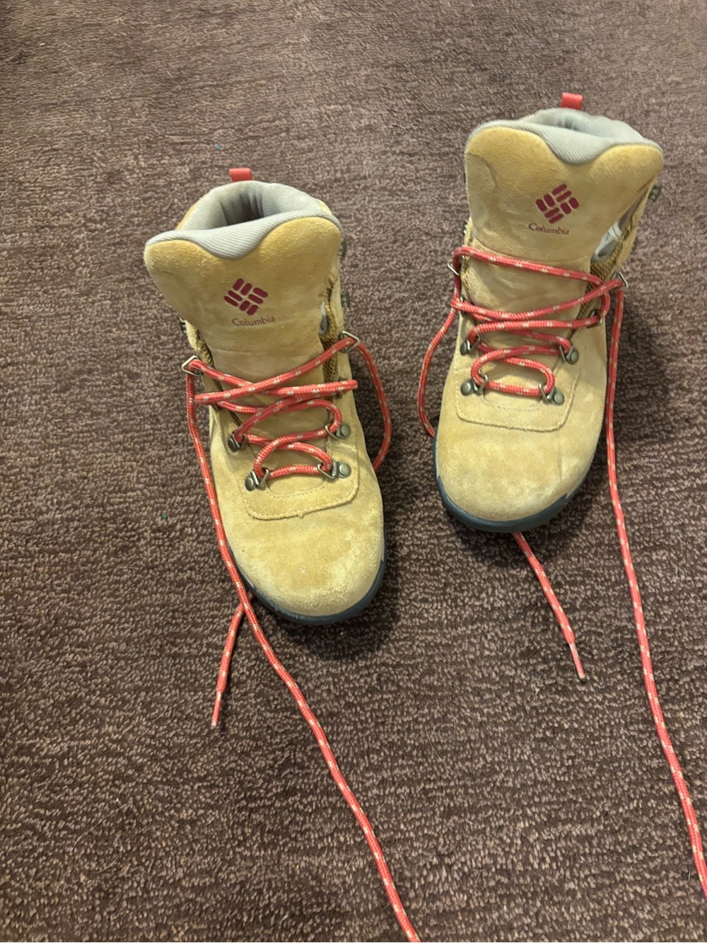 Columbia Women’s Suede Hiking Boots